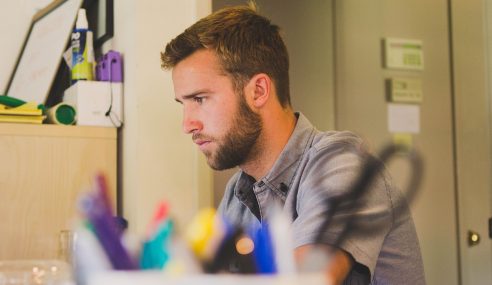 Ergonomische Büroeinrichtung für die Mitarbeiterzufriedenheit